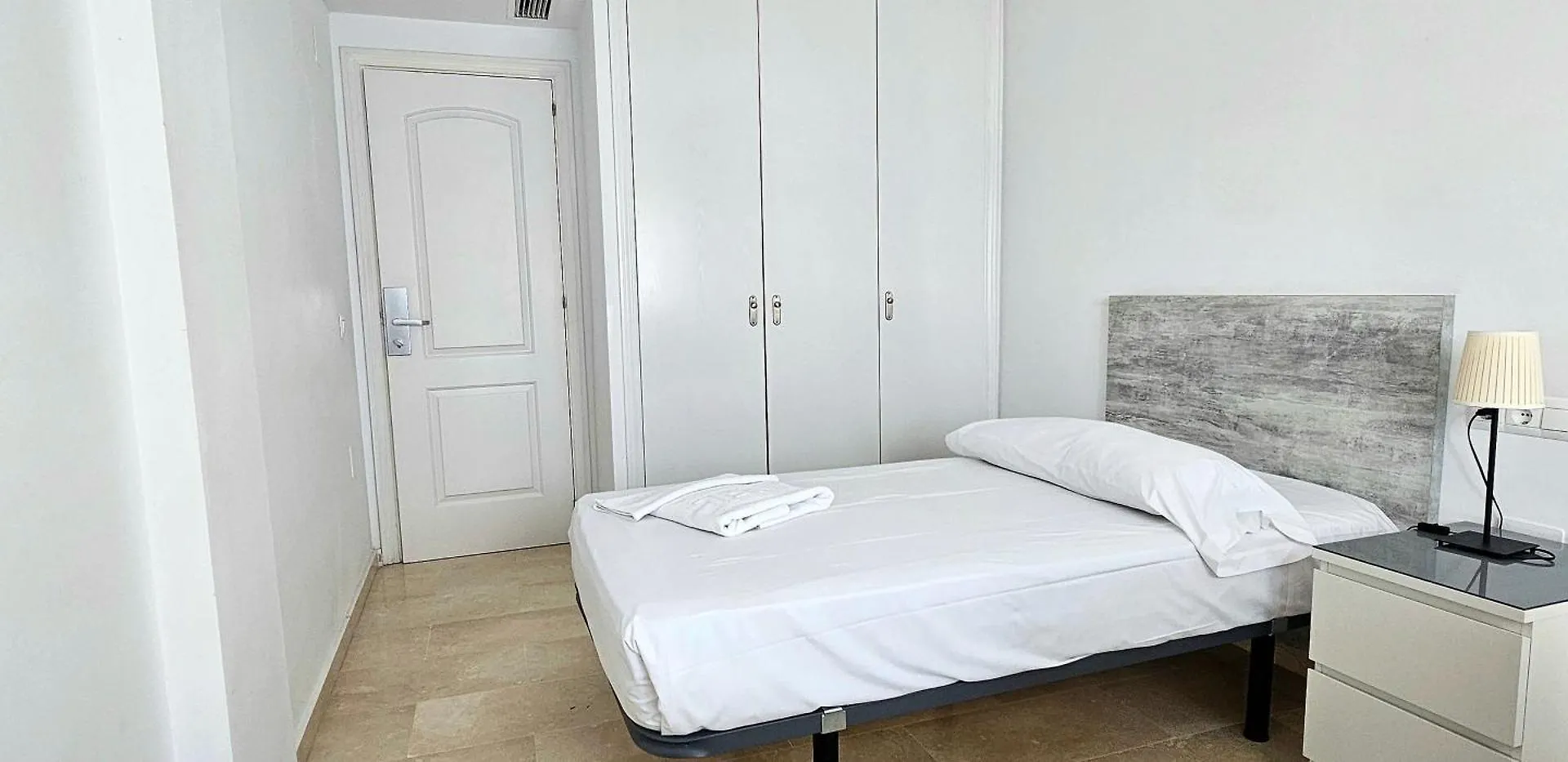 Апартаменты Hostel Residencia Alfil Малага