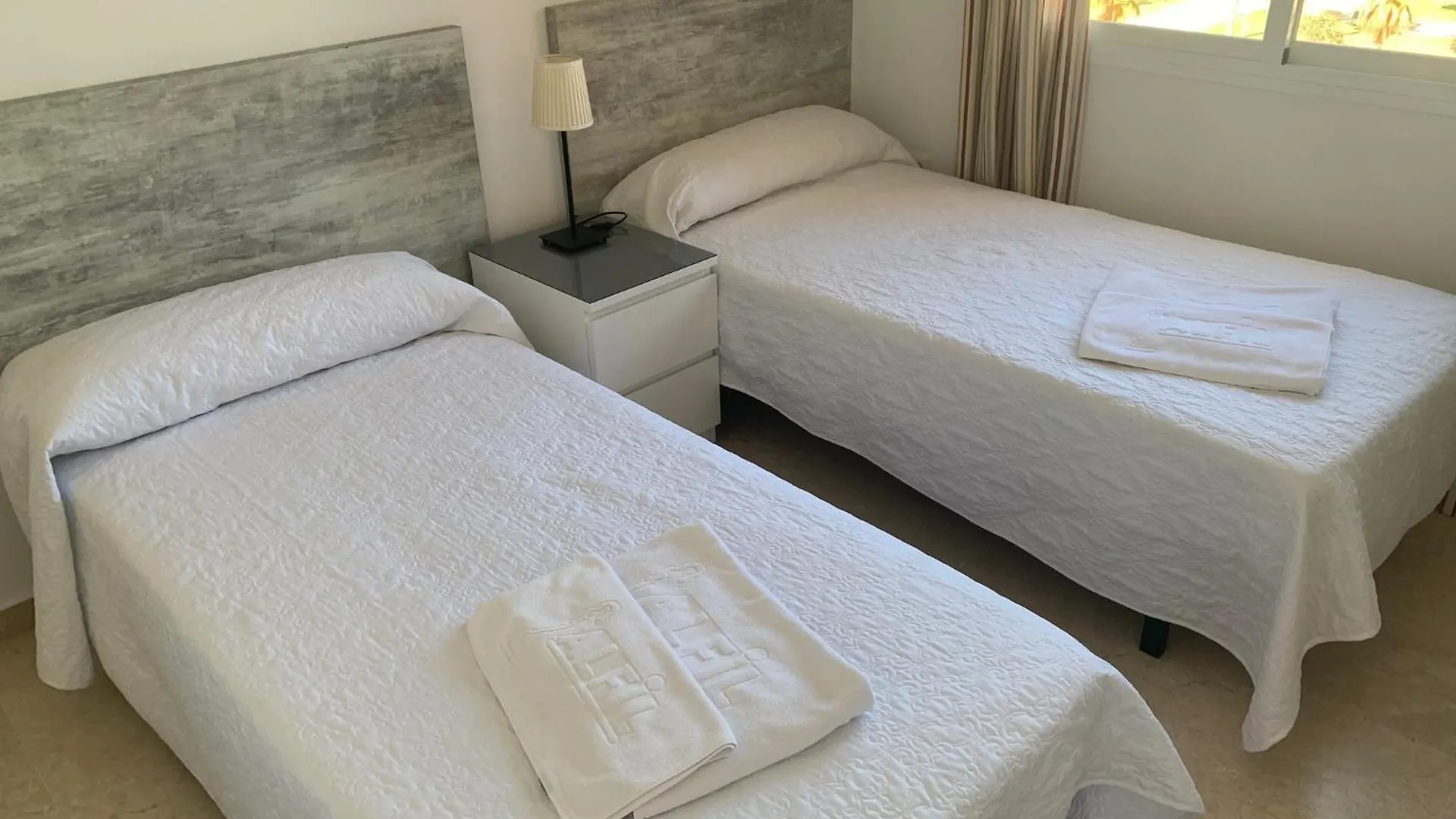 Hostel Residencia Alfil Малага